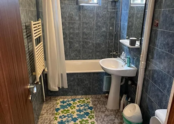 2 Bedrooms Διαμέρισμα *